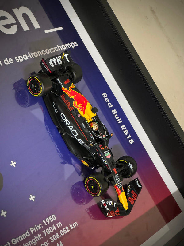 Red Bull RB18 - Max Verstappen - Spa Francorchamps 2022 - Ramka 50x50cm