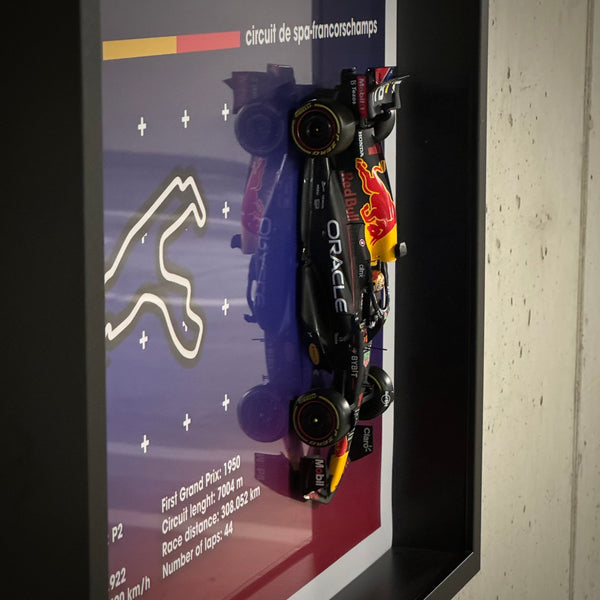 Red Bull RB18 - Max Verstappen - Spa Francorchamps 2022 - Ramka 50x50cm